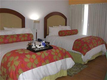 Express West End By Ihg Hotel 3*