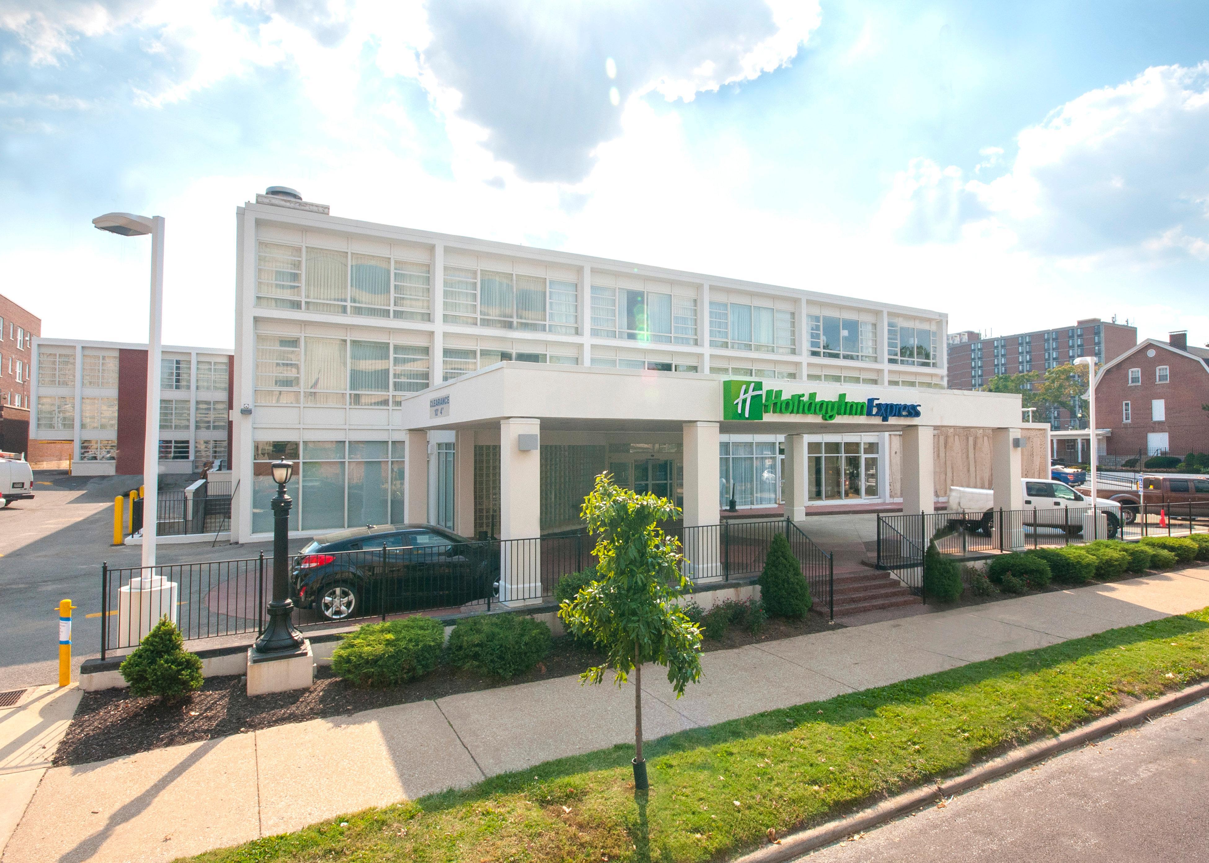 Express West End By Ihg 3* St. Louis