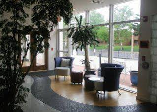 Express West End By Ihg Hotel 3*