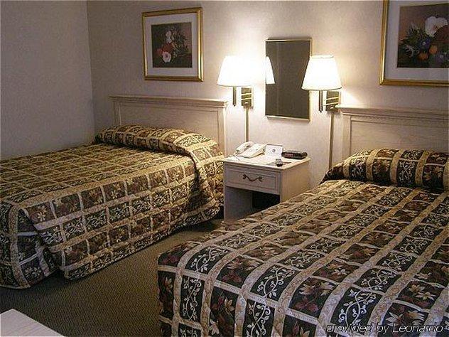 Express West End By Ihg Hotel 3*